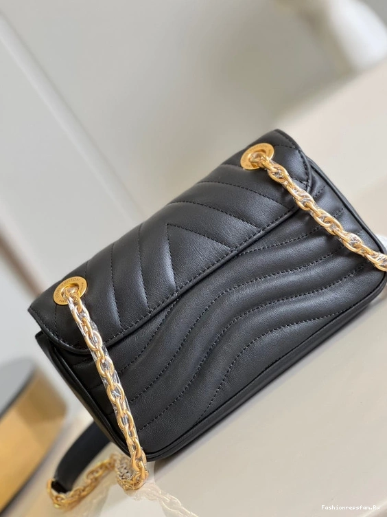 FS CHEAP CHAIN WAVE BAG LOUIS VUITTON PM NEW 0719